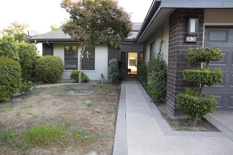 850 N Silvervale Dr, Visalia, CA 93291 photo 2