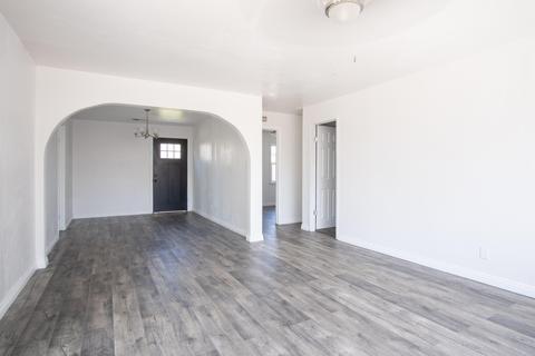246 N Patsy St, Porterville, CA 93257 photo 4