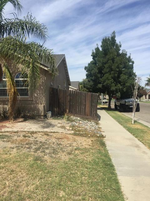 1558 Hawthorn St, Lemoore, CA 93245 photo 3