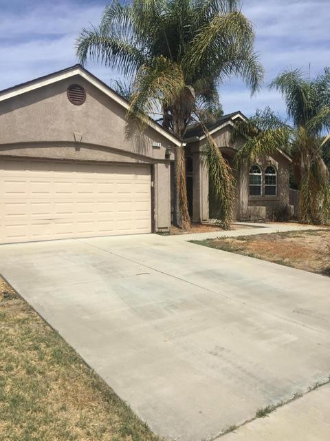1558 Hawthorn St, Lemoore, CA 93245 photo 4