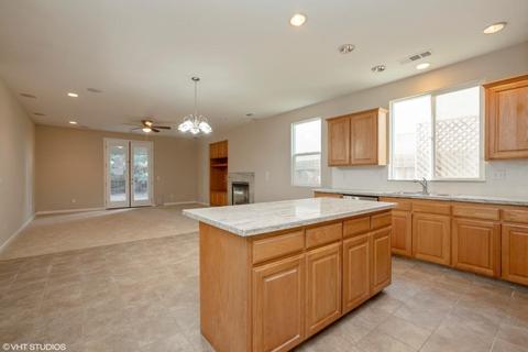 1694 Firestone Dr, Tulare, CA 93274 photo 8