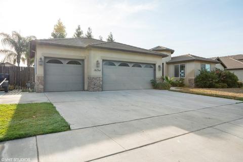 1694 Firestone Dr, Tulare, CA 93274 photo 2