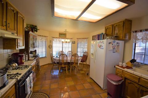 643 N Simon St, Visalia, CA 93292 photo 4