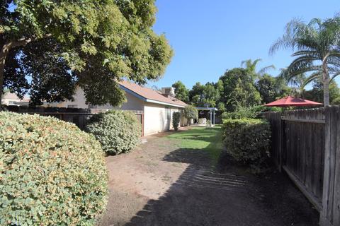 643 N Simon St, Visalia, CA 93292 photo 9