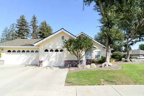 3948 W Hemlock Ct, Visalia, CA 93277 photo 2