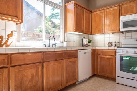 2420 E Center Ct, Visalia, CA 93292 photo 18
