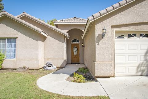 2420 E Center Ct, Visalia, CA 93292 photo 2