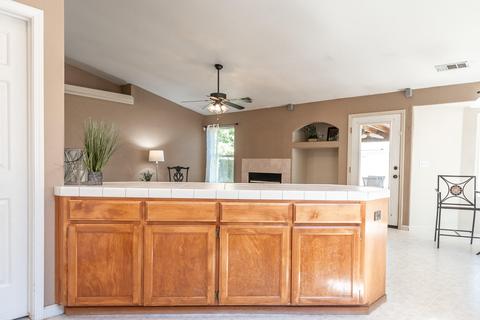 2420 E Center Ct, Visalia, CA 93292 photo 22