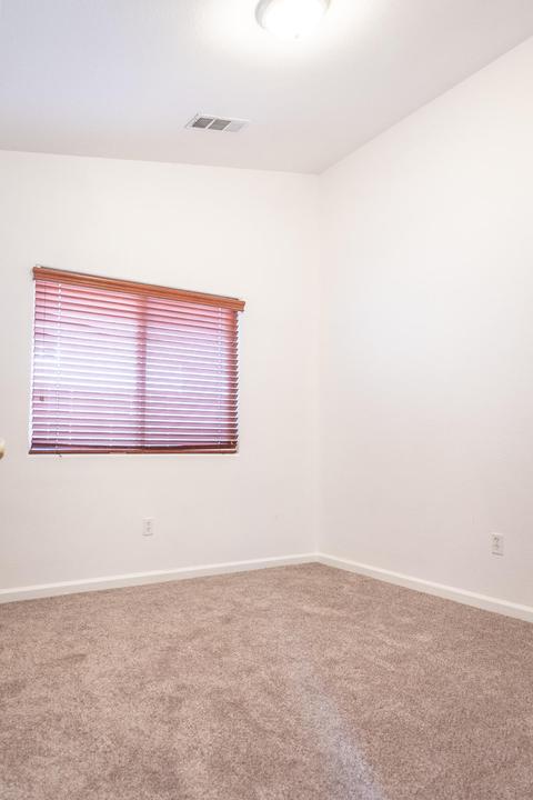 2420 E Center Ct, Visalia, CA 93292 photo 30