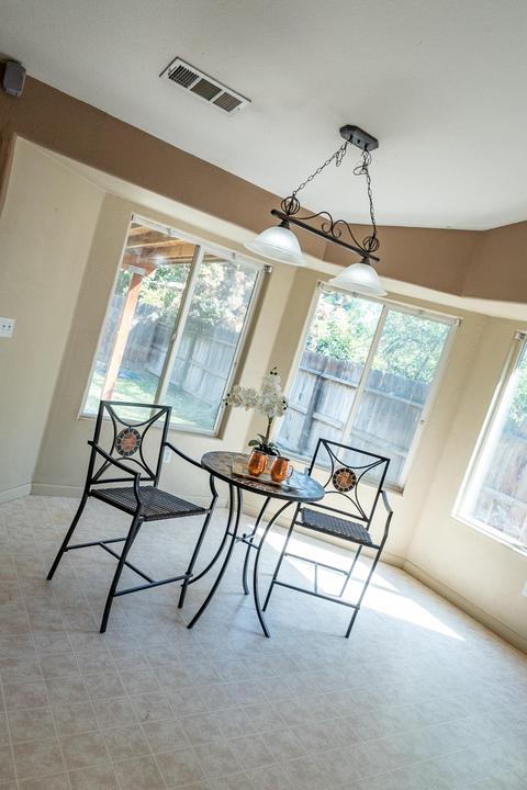 2420 E Center Ct, Visalia, CA 93292 photo 14