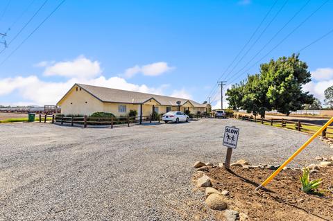 120 E Lindmore St, Lindsay, CA 93247 photo 1