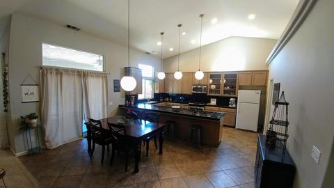 2222 N Carson Ct, Visalia, CA 93291 photo 3