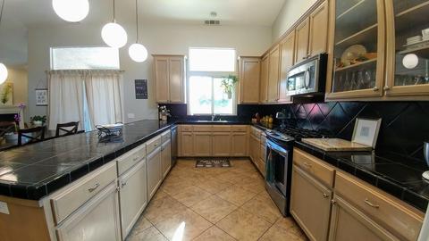 2222 N Carson Ct, Visalia, CA 93291 photo 8