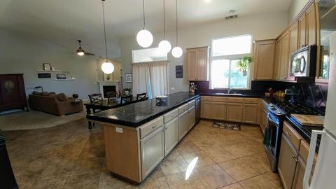 2222 N Carson Ct, Visalia, CA 93291 photo 7