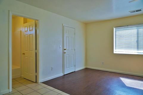 319 E 2nd St, Hanford, CA 93230 photo 24