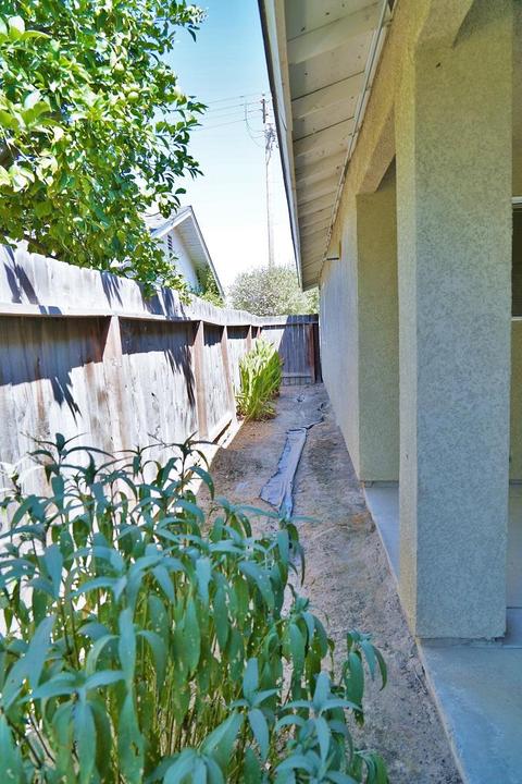 319 E 2nd St, Hanford, CA 93230 photo 33