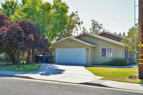 319 E 2nd St, Hanford, CA 93230 photo 2