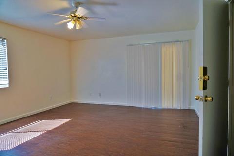 319 E 2nd St, Hanford, CA 93230 photo 25
