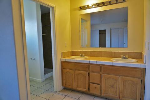 319 E 2nd St, Hanford, CA 93230 photo 22
