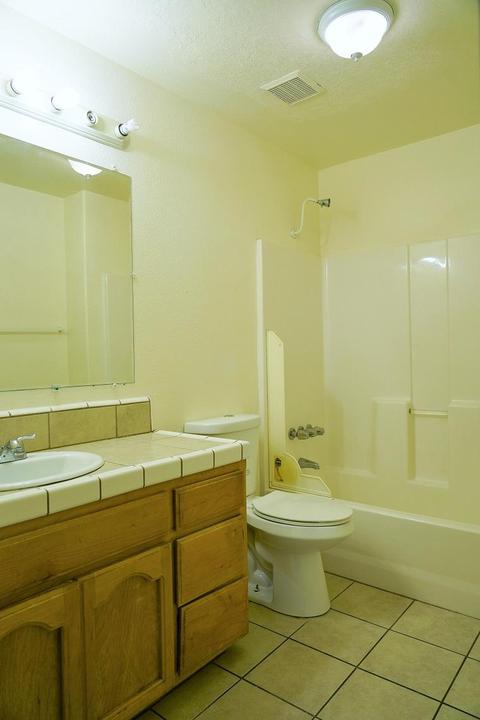 319 E 2nd St, Hanford, CA 93230 photo 16