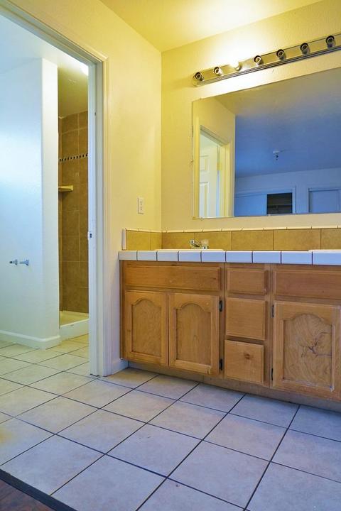 319 E 2nd St, Hanford, CA 93230 photo 21