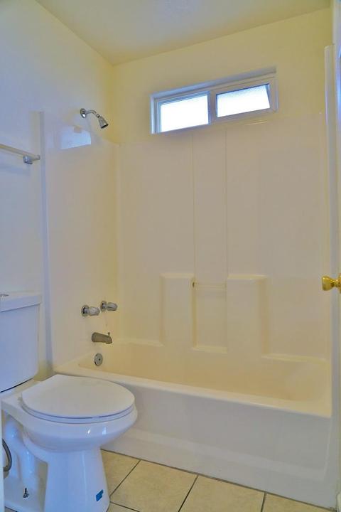 319 E 2nd St, Hanford, CA 93230 photo 27