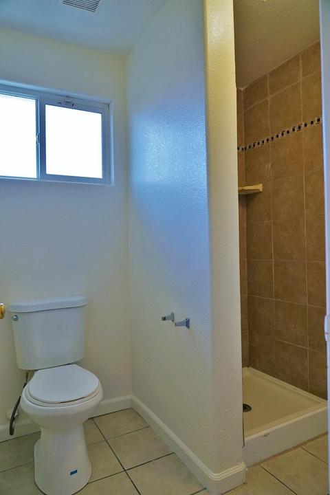 319 E 2nd St, Hanford, CA 93230 photo 23