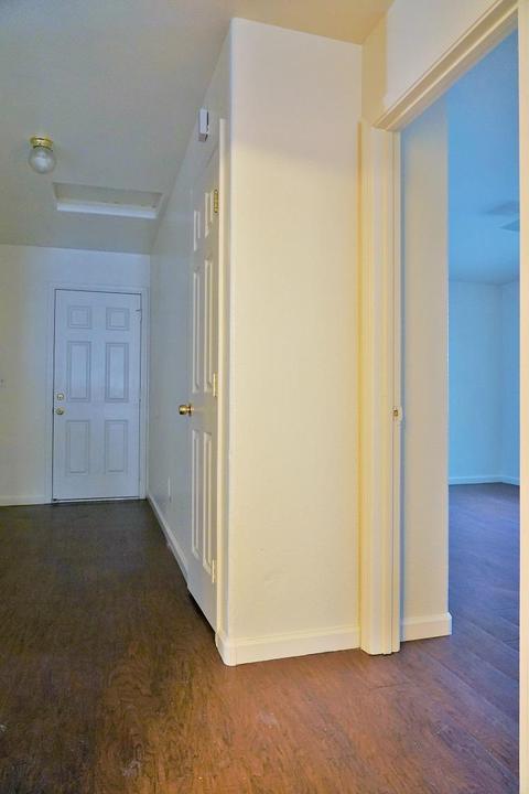 319 E 2nd St, Hanford, CA 93230 photo 15