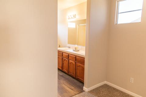 693 Crescent Ln, Lemoore, CA 93245 photo 21