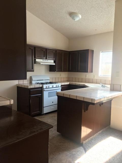 1227 E Ferguson Ave, Visalia, CA 93292 photo 5