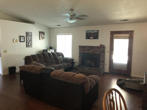 1805 E Westcott Ct, Visalia, CA 93292 photo 2
