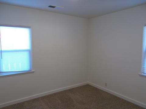1060 E La Mesa Dr, Tulare, CA 93274 photo 7
