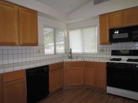 992 N Filbert Ave, Clovis, CA 93611 photo 6
