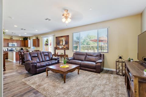 3110 N Shady Ct, Visalia, CA 93291 photo 7