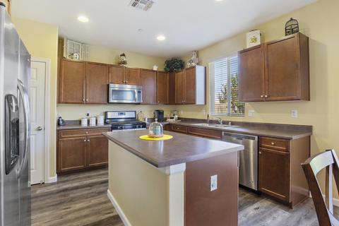 3110 N Shady Ct, Visalia, CA 93291 photo 12