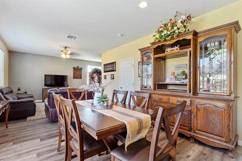 3110 N Shady Ct, Visalia, CA 93291 photo 10