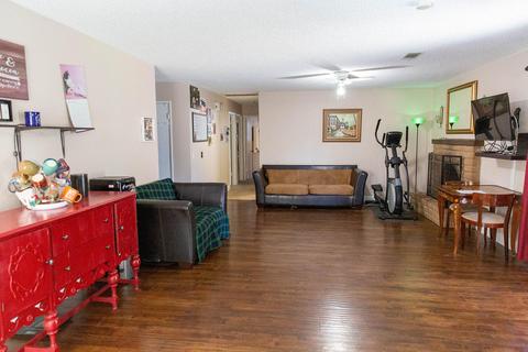 558 Ash St, Lemoore, CA 93245 photo 7