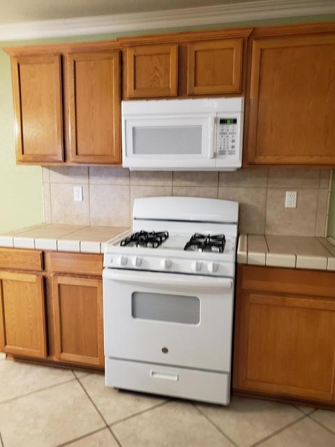 2793 Lakeridge Ave, Tulare, CA 93274 photo 3