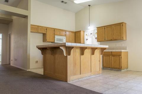 1636 E Knight Ct, Visalia, CA 93292 photo 7