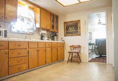 736 E Roosevelt Ave, Visalia, CA 93292 photo 7