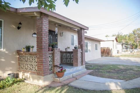 736 E Roosevelt Ave, Visalia, CA 93292 photo 3