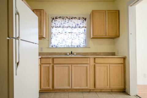 683 E Kern Ave, Tulare, CA 93274 photo 12