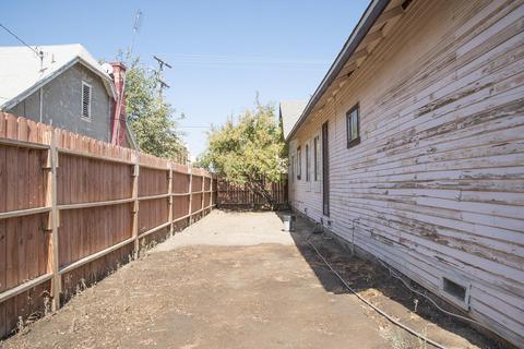 683 E Kern Ave, Tulare, CA 93274 photo 26