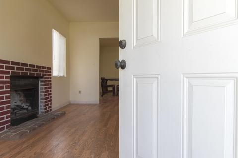 683 E Kern Ave, Tulare, CA 93274 photo 5