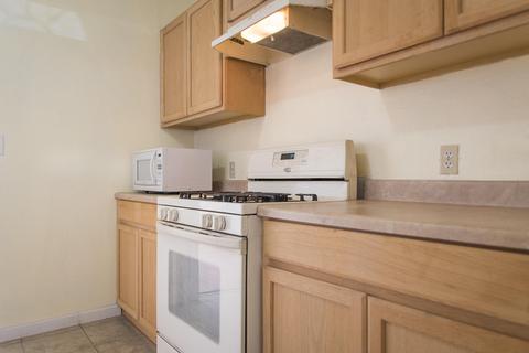 683 E Kern Ave, Tulare, CA 93274 photo 11
