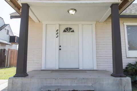683 E Kern Ave, Tulare, CA 93274 photo 4