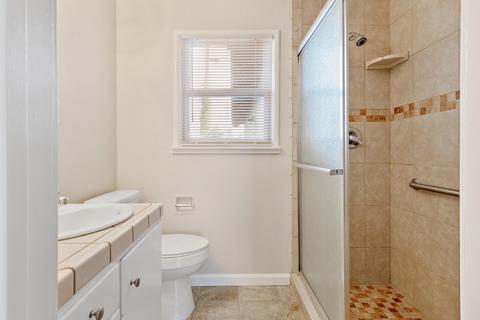 2814 E College Ave, Visalia, CA 93292 photo 16