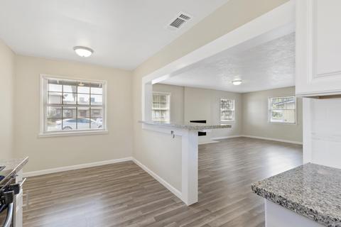 2814 E College Ave, Visalia, CA 93292 photo 10