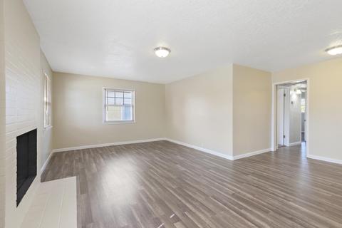 2814 E College Ave, Visalia, CA 93292 photo 12