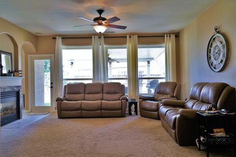 1009 Par Ave, Lemoore, CA 93245 photo 7